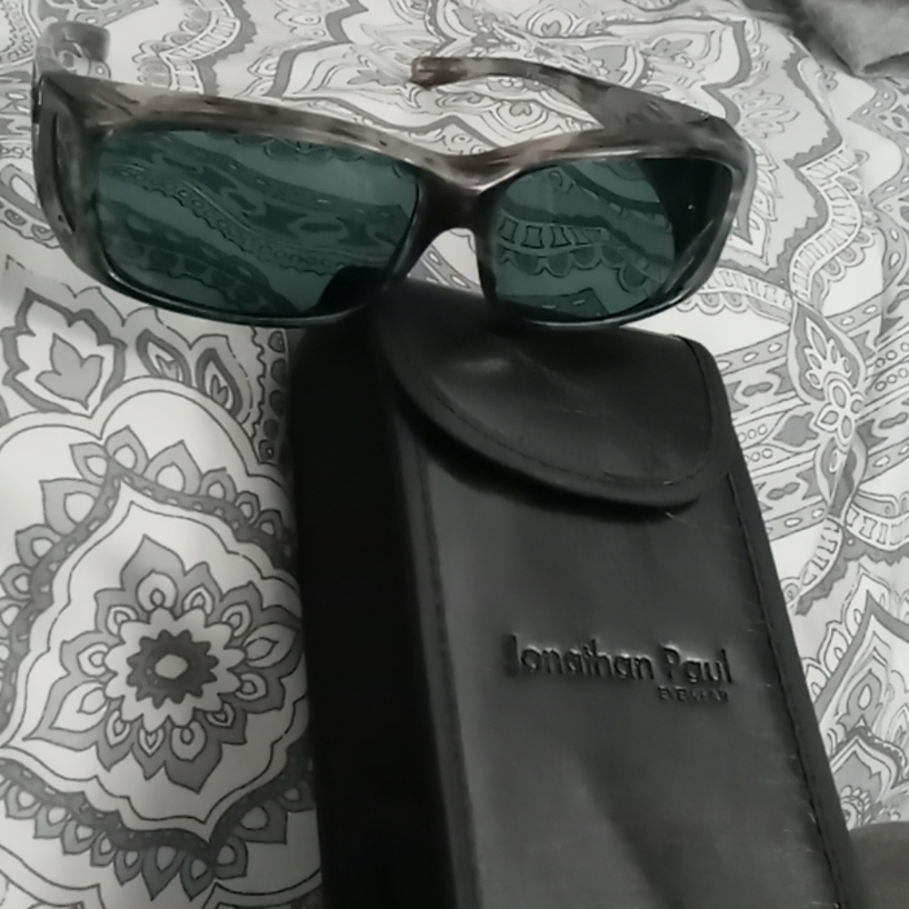 Polariod Johnathan Paul sun glasses